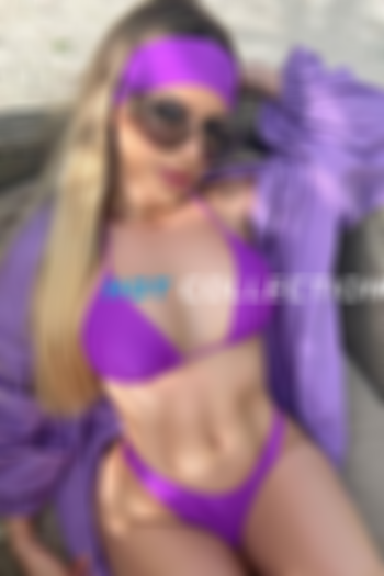 Blonde  hair london escort Burberry located in South Kensington picture 5