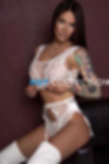 Brown  hair london escort Fluxy located in Edgware Road picture 12