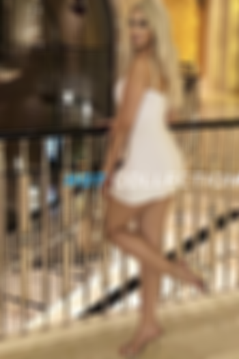 Blonde  hair london escort Italy located in Sloane Square picture 3