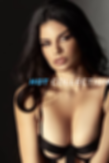 Brown  hair london escort Lincoln located in Knightsbridge picture 3