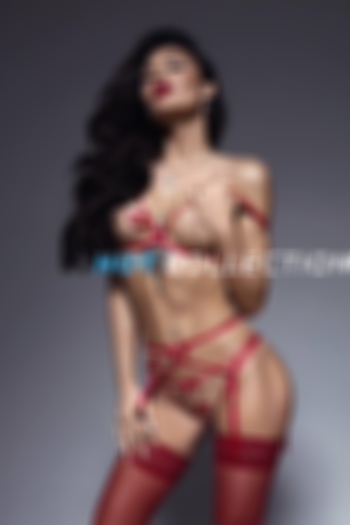 Brown  hair london escort Mia located in South Kensington picture 1