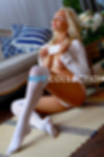 Blonde  hair london escort Agnia located in Earl's Court picture 1
