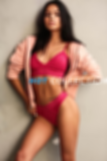 Brown  hair london escort Alladina located in Earl's Court picture 5