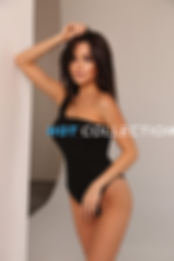 Brown  hair london escort Athena located in Earl's Court picture 1