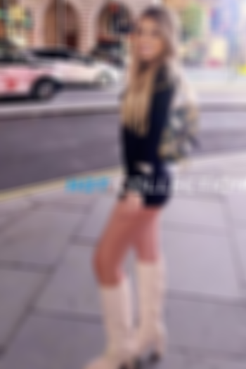 Blonde  hair london escort Clover located in Gloucester Road picture 9