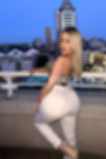 Blonde  hair london escort Cozy located in South Kensington picture 6