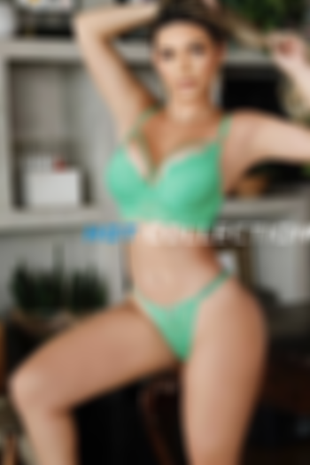 Blonde  hair london escort Currant located in Green Park picture 1