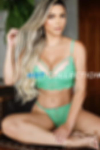 Blonde  hair london escort Currant located in Green Park picture 0