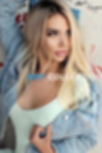 Blonde  hair london escort Elixira located in Earl's Court picture 15