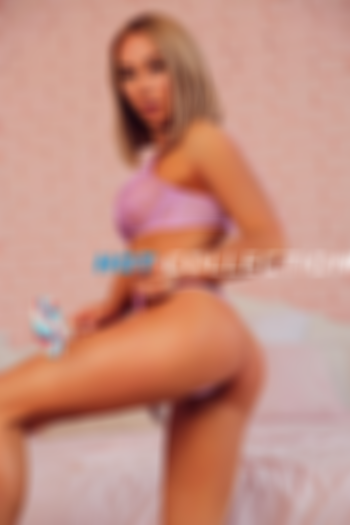 Blonde hair london escort Infiniti located in Earl's Court picture 5