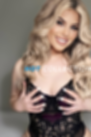 Blonde  hair london escort Nelia located in Bayswater picture 2