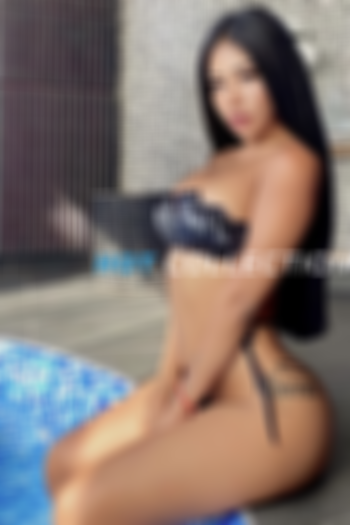 Brown  hair london escort Rosa located in Marylebone picture 4