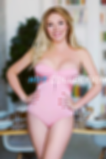 Blonde hair london escort Candice located in Earl's Court picture 1