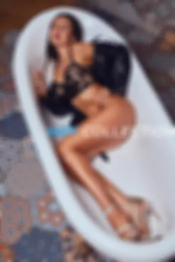 Brown  hair london escort Verba located in Earl's Court picture 4