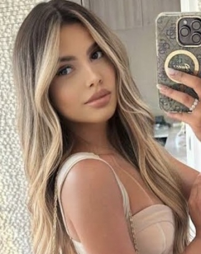 Blonde  hair london escort Bangie located in Sloane Square