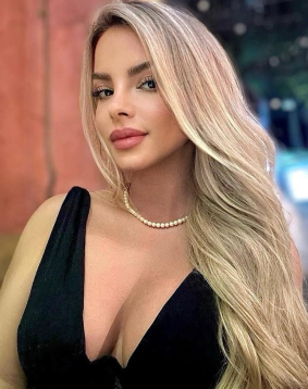 Blonde  hair london escort Brett located in Earls Court