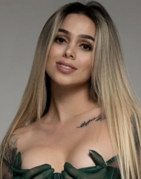 Blonde hair london escort Fernanda located in Sloane Square