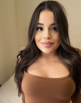 Brown hair london escort Graca located in Sloane Square