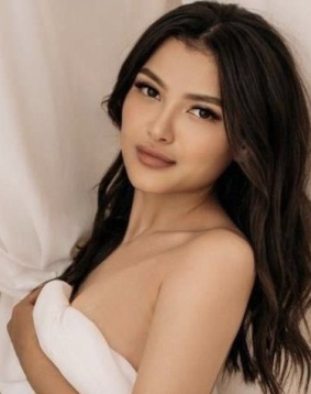 Brown hair london escort Avanti located in Earls Court