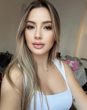 Blonde  hair london escort Nitro located in Earls Court