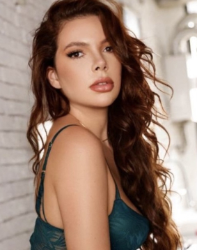 Redhead  hair london escort Trella located in St James Park