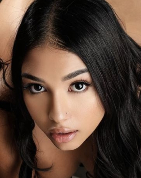 Brown hair london escort Becasu located in Edgware Road