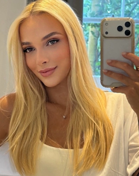 Blonde hair london escort Bumble located in Earls Court