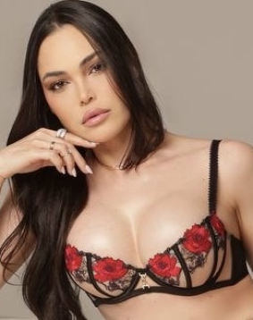 Brown hair london escort Carelika located in Kensington