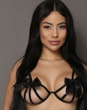 Brown hair london escort Corella located in Sloane Square