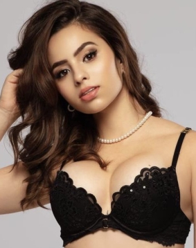 Brown  hair london escort Fejhoa located in West Kensington