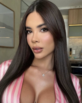 Brown hair london escort Ganimee located in Piccadily Circus