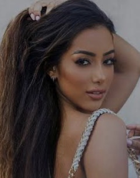 Brown  hair london escort Joyce located in Earls Court