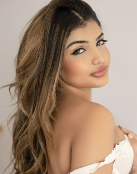 Light-brown hair london escort Niranya located in Gloucester Road