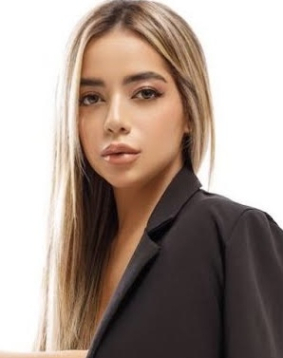 Blonde hair london escort Praline located in Kensington