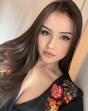 Brown hair london escort Adallyn located in Earls Court