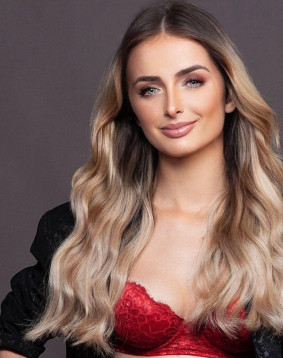 Blonde  hair london escort Charisma located in Earls Court