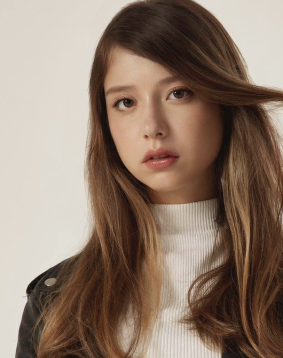 Brown hair london escort Crelia located in Earls Court