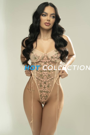 Brown hair london escort Darcella located in Kensington picture 7