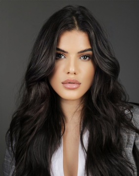 Brown  hair london escort Izaura located in Great Portland Street