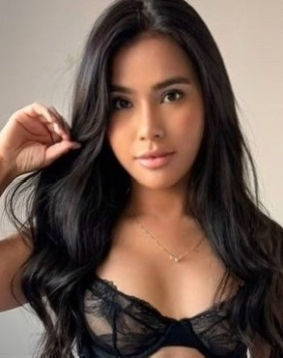 Brown hair london escort Rahma located in Kensington Olympia