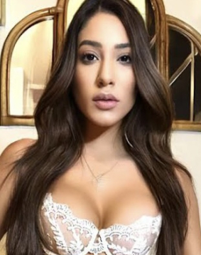 Brown  hair london escort Rodrigues located in Bayswater