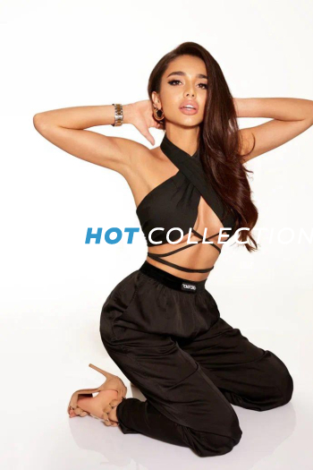 Brown  hair london escort Alba located in Marylebone picture 1