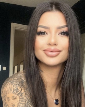 Brown  hair london escort Bravo located in Edgware Road