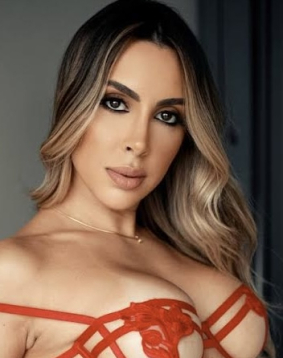 Blonde hair london escort Fenya located in Marble Arch