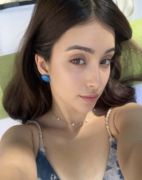 Blonde  hair london escort Hora located in Edgware Road