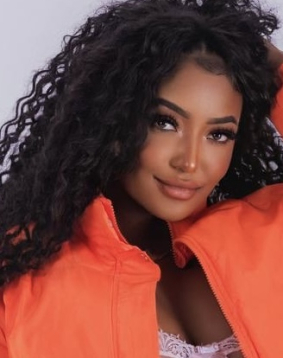 Brown hair london escort Kofila located in Earls Court