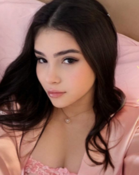 Brown hair london escort Nanny located in Earls Court