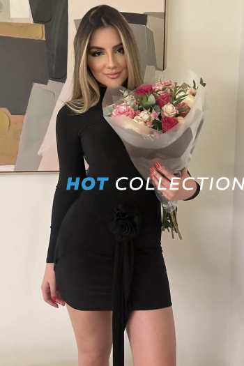 Blonde hair london escort Novelli located in Canary Wharf picture 8