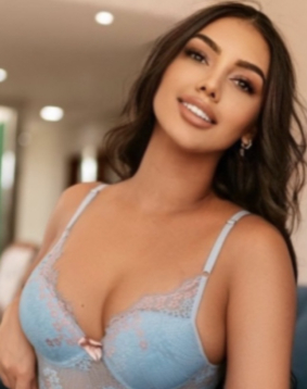 Brown hair london escort Tex located in Earls Court