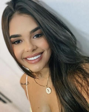 Brown hair london escort Verde located in Battersea